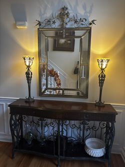 Console table with Mirror and lamps