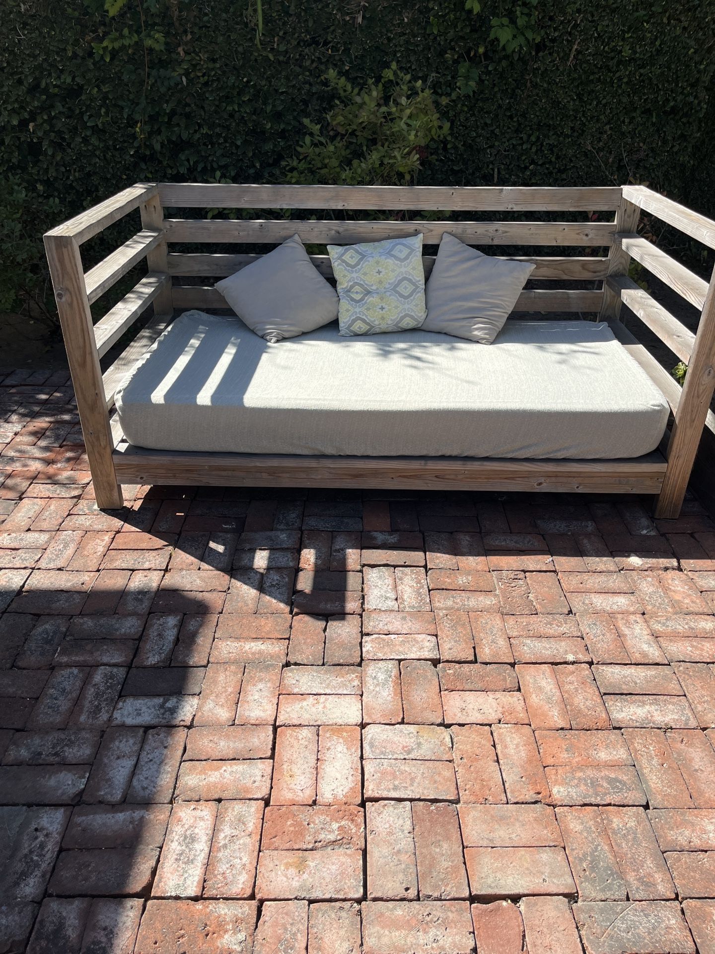 Outdoor/Indoor Day Bed