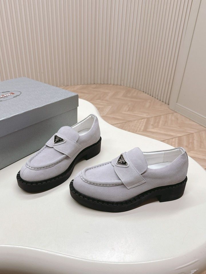 Pr,ada shoes