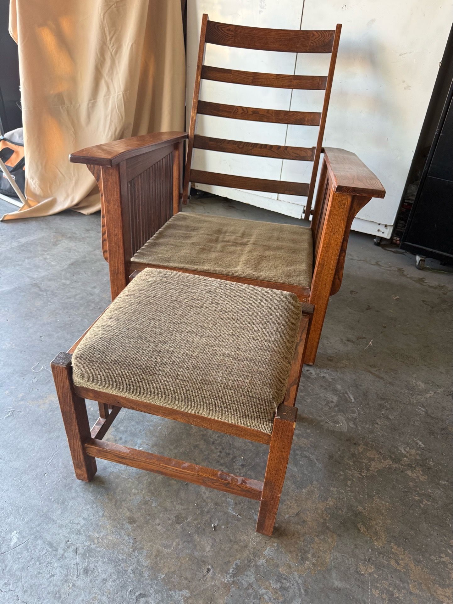 Oak Arts & Crafts Reclining Morris Lounge Chair With Ottoman