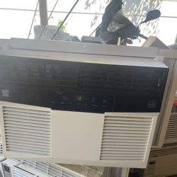 12.000 BTU Kenmore air conditioner 