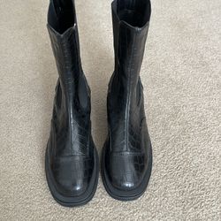 BLACK PLATFORM MID CALF BOOTS