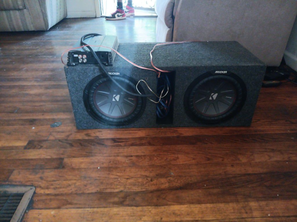 10s Kicker Comps ,Amp And Wiring