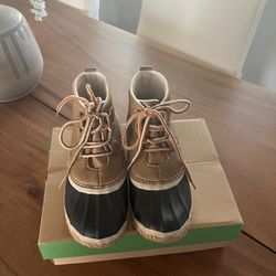 New JBU Duck Boots