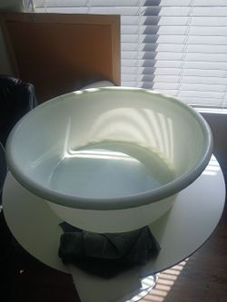 24 in round tub