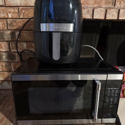 Microwave and air fryer for sale both for 100