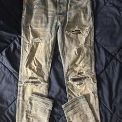 Amiri Jeans White And Black Patch