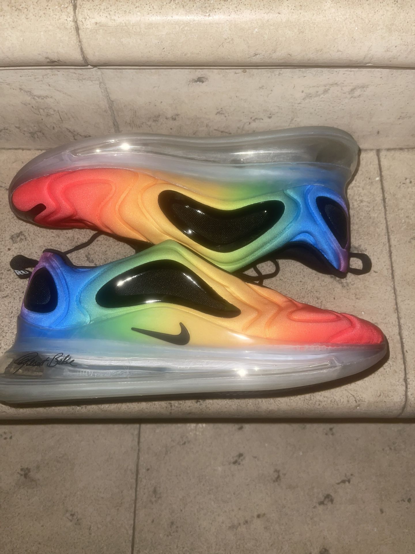 NIKE AIR MAX 720 “BE TRUE” 2019 NEW USED SHOE 9.5M MENS for Sale in Beverly Hills, CA - OfferUp