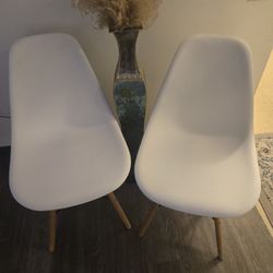 White Dinning Chairs Almost Like Brand New 