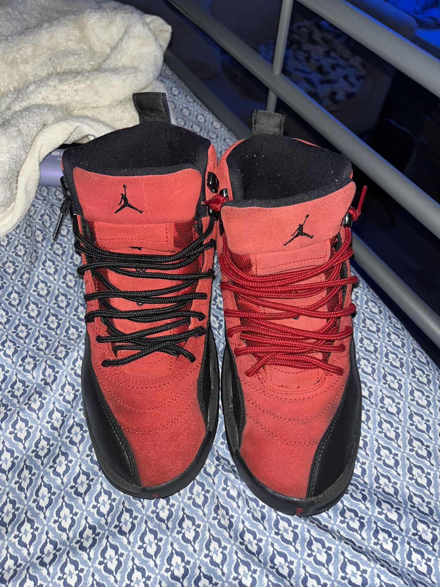 Jordan 12 Reverse Flu Game Size 8.5