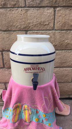 Arrowhead ceramic water dispenser