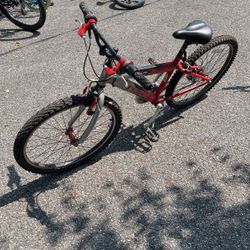 MOUNTAIN TRACK 220 BICYCLE BIKE TREK RED SERIES