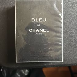 Bleu DE Chanel  Paris
