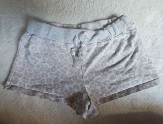 Gray leopard print shorts with tassel detail girl size 4-5 years