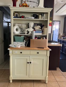 Hutch buffet cabinet