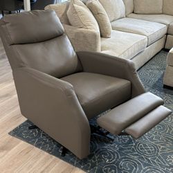 Swivel recliner