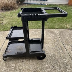 UTILITY/JANITORIAL/ MAINTENANCE/ CLEANING CART IN GOOD CONDITION. $50.00  OR BEST OFFER.