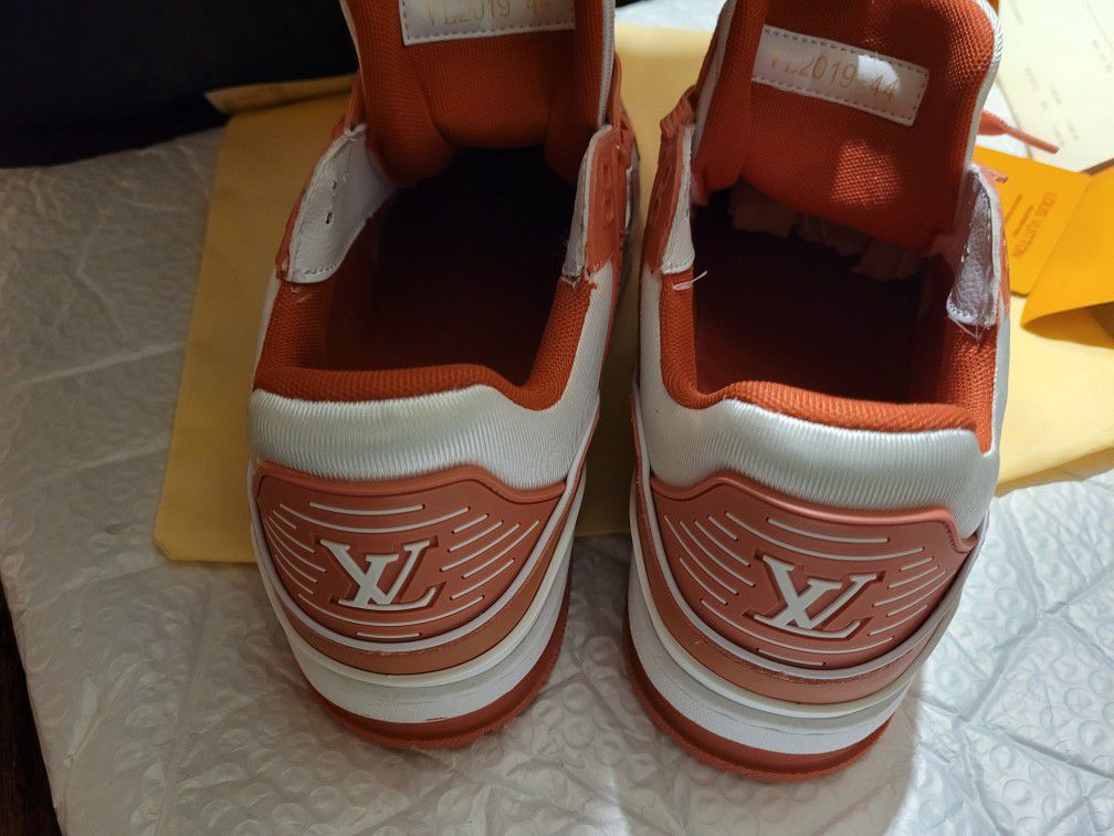 Louis Vuitton Paris sneakers size us 9 Li1008-7 for Sale in Queens, NY -  OfferUp