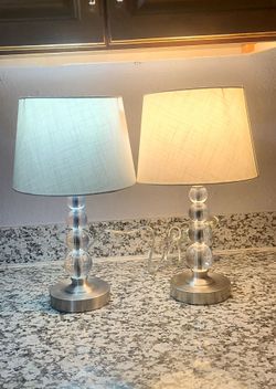 2 table lamps
