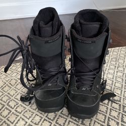 Snowboarding Boots Women Black Size 6