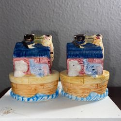 Noah Ark Shakers 