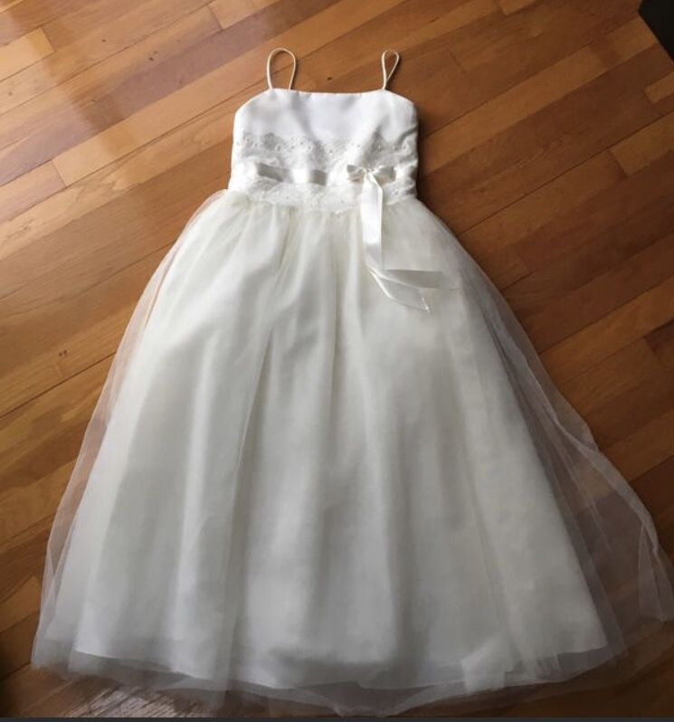 Antique whites girl’s dress and accessories