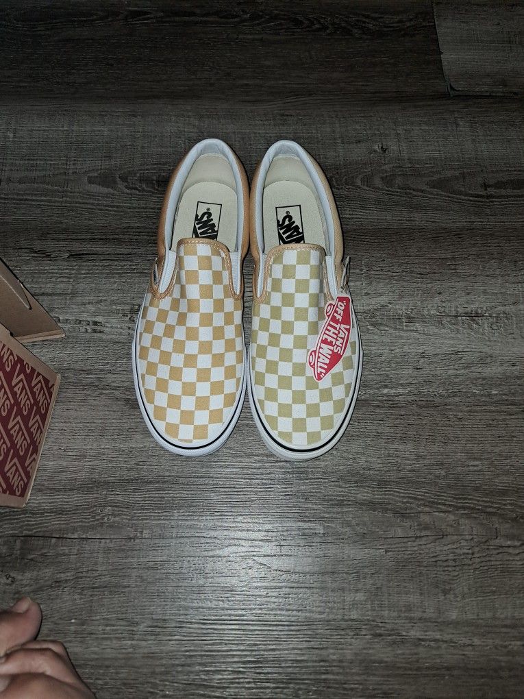 Men 9.5 Women 11 Van