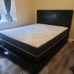 NEW Queen MATTRESS and BOX SPRING. Bed frame not included👍