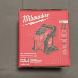 Milwaukee M12 12-Volt Lithium-Ion Cordless Electric Portable Inflator (Tool-Only)