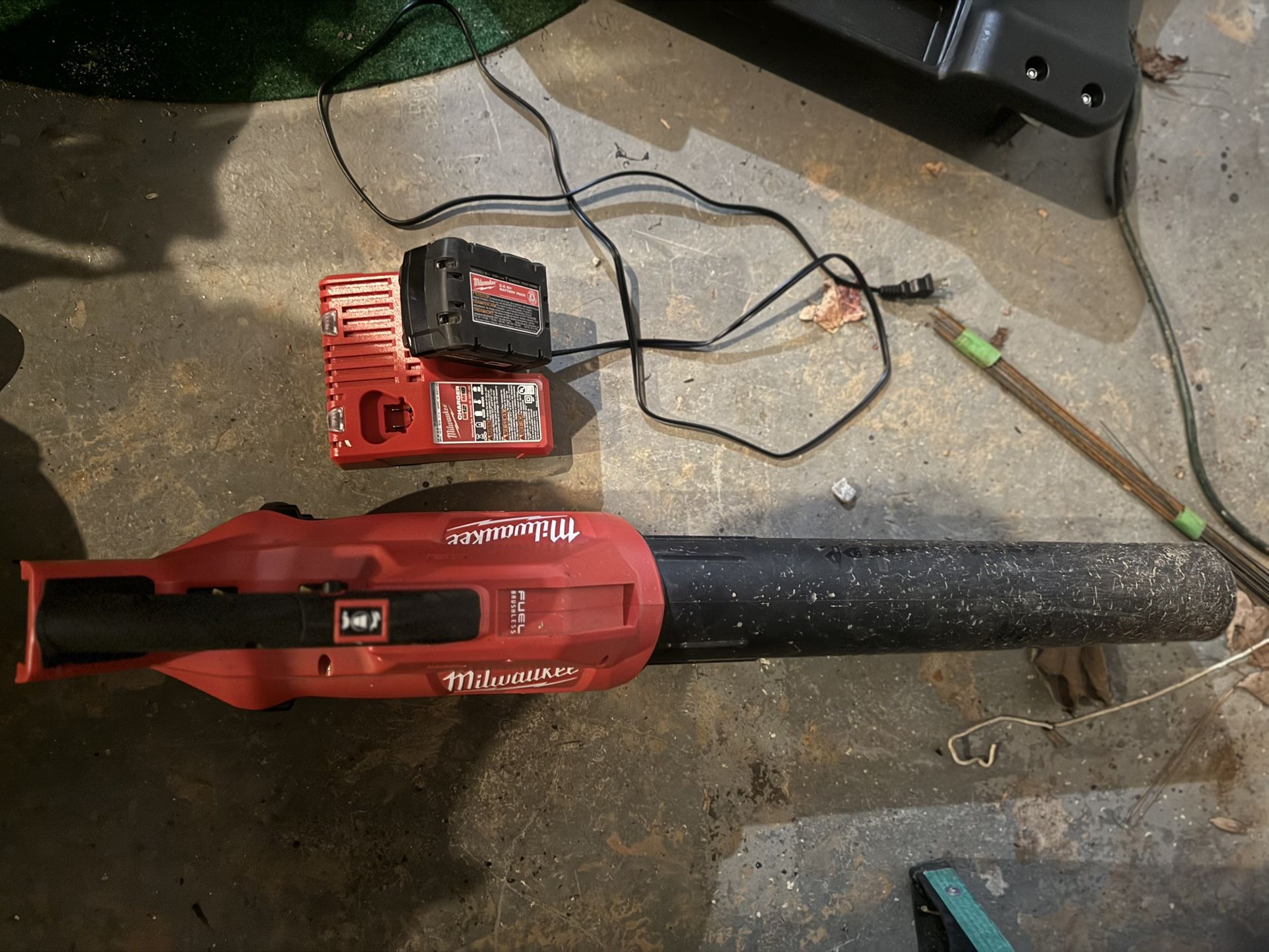 Milwaukee M18 Blower With Battery And Charger