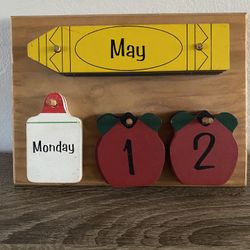 Teachers Wooden Desk Wall Calendar Great Quotations, Inc 