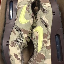 Nike Shoes New Cond .