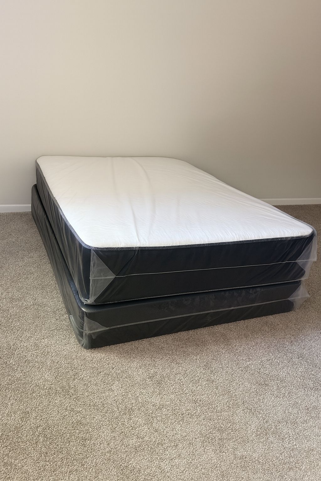 Queen Mattress Come And Box Spring - Free Delivery ๐ To Reasonable Distance