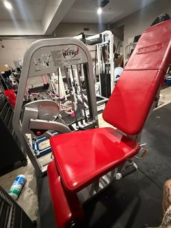 FOR SALE — NAUTILUS NITRO LEG EXTENSION | COMMERCIAL GRADE