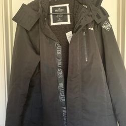 Hollister snow jacket (Sherpa lined jacket) (soft and warm)