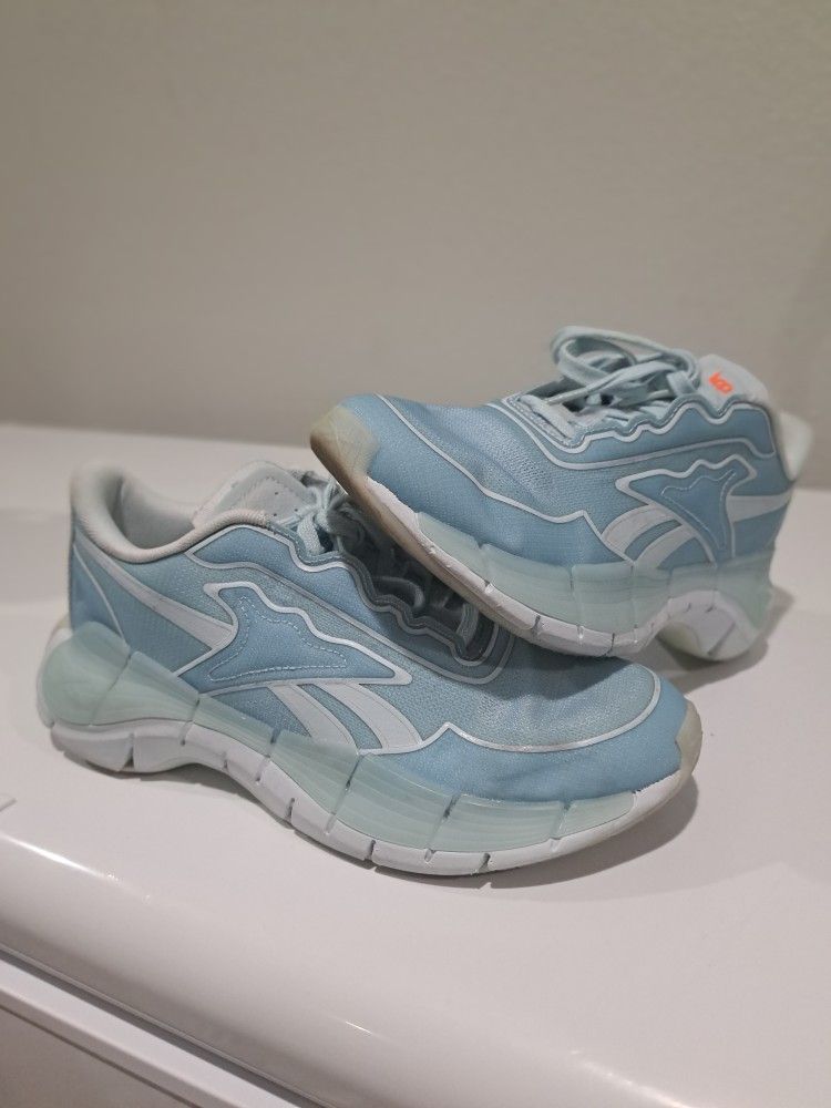Reebok Tennis Shoes Size 6. $75.00