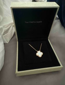 Van Cleef & Arpels Necklace white w/ yellow gold