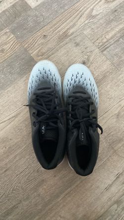 Size-11 Under Armour Low-Top Sneakers