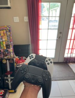 PS5 Controllers