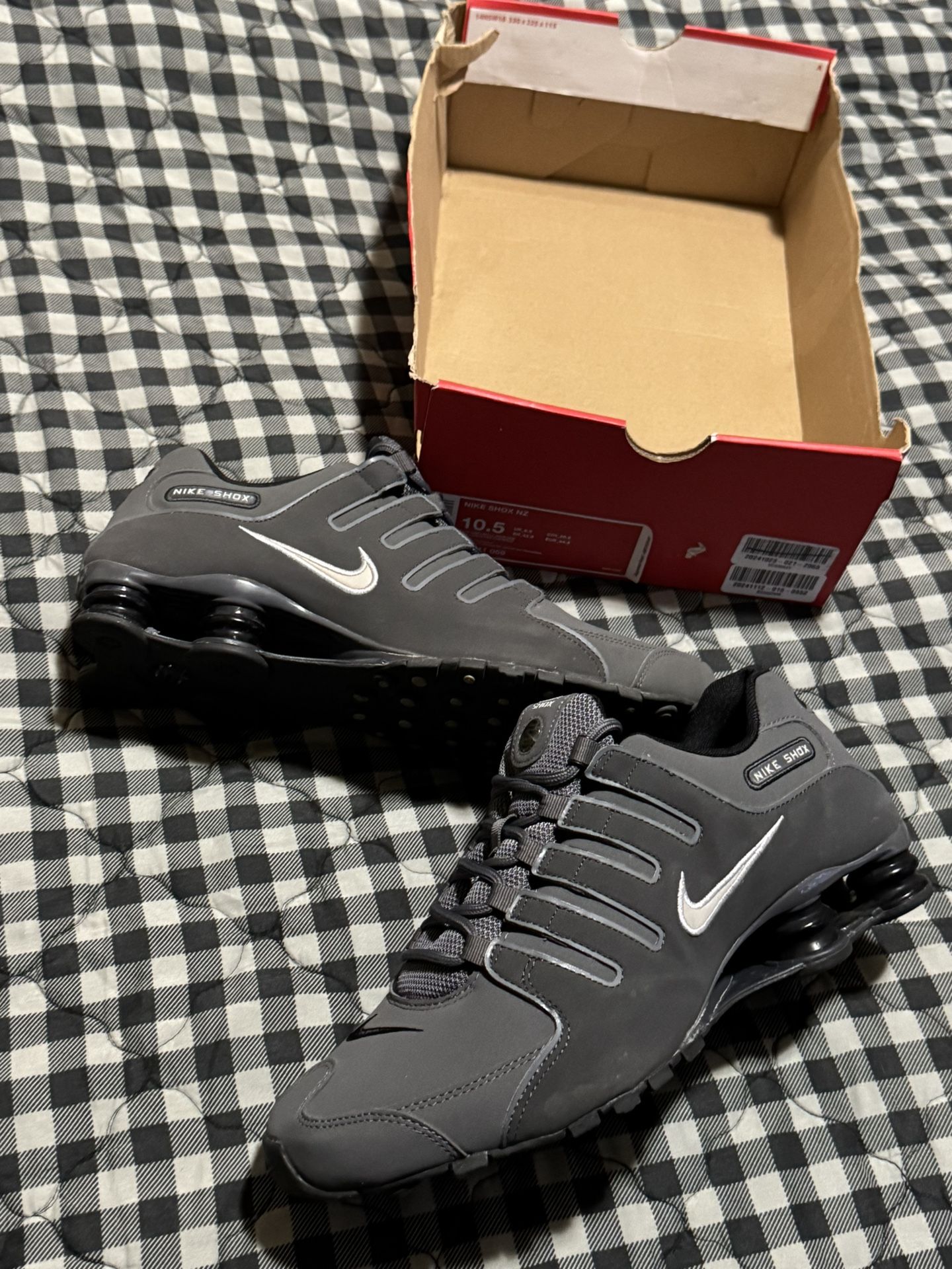 Nike Shox NZ 378341 059 Dark Grey - Men’s 10.5 Running Shoes Like New RARE