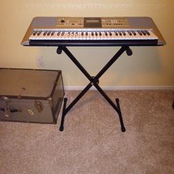 Yamaha Electronic Keyboard, Like New 