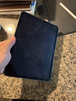 iPad Air WITH Pencil & Case. (Generation5, M1). 64GB Storage