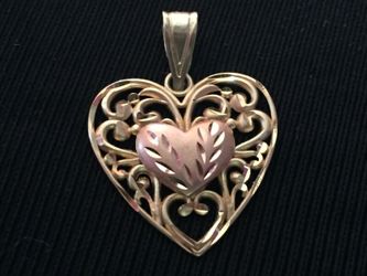 14k solid gold heart pendant