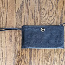 Michael Kors Pebble Leather Black Wristlet Clutch Bag Purse 