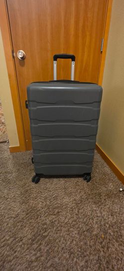 28 inch rolling suitcase