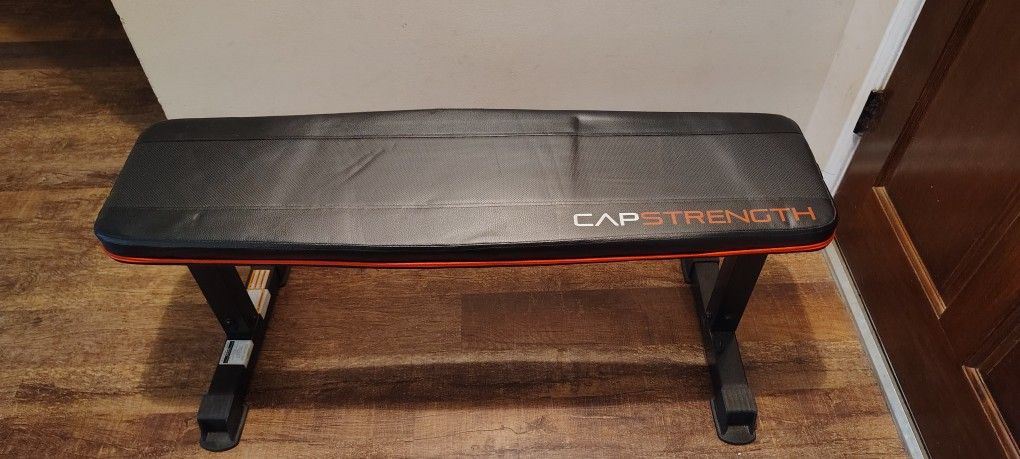 CAP Strength Deluxe Flat Bench