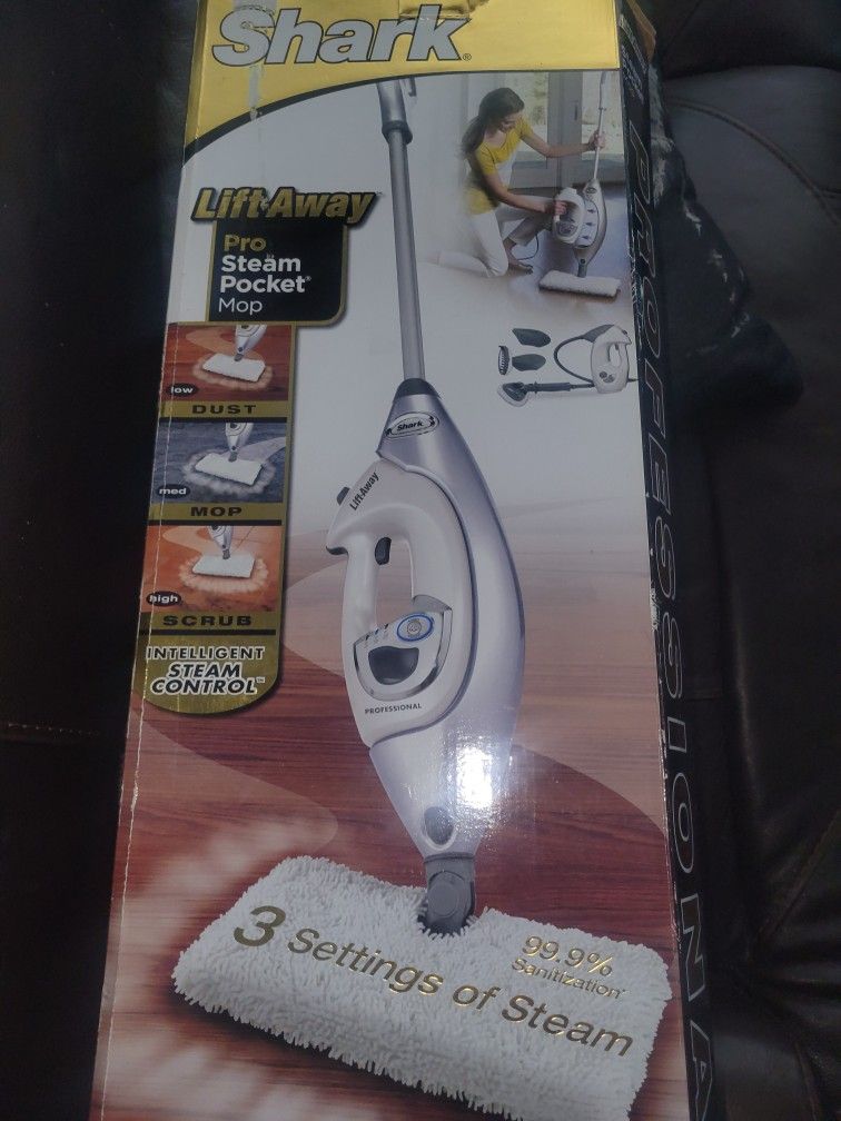 Shark Liftaway Professional Steam Mop