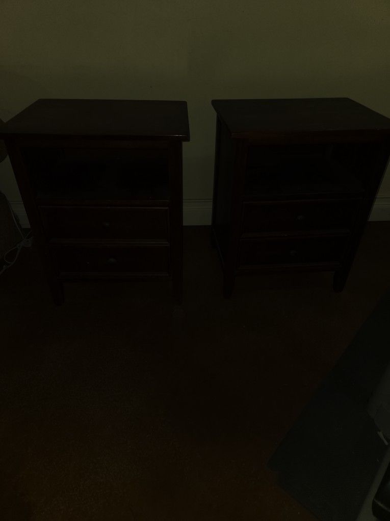 Matching Two Drawer End Table/night Stands