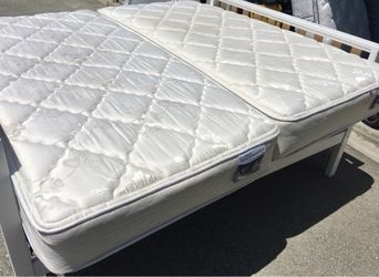•••(2) Twin Mancinis Sleepworld Mattress •••