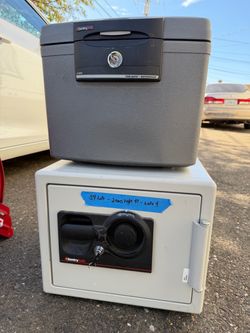 2 safes - Sentry fireproof
